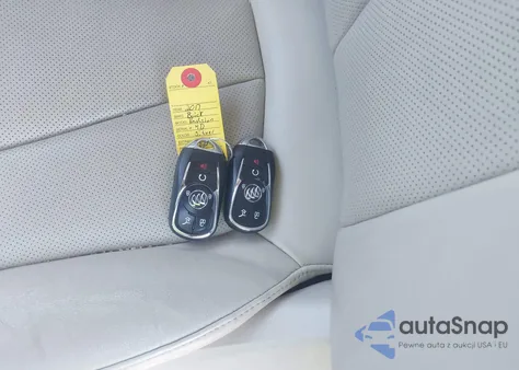 2017 Buick Envision Essence z USA, uszkodzony, nr VIN LRBFXBSA7HD111851